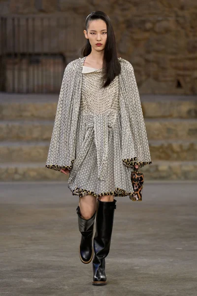 Look 33